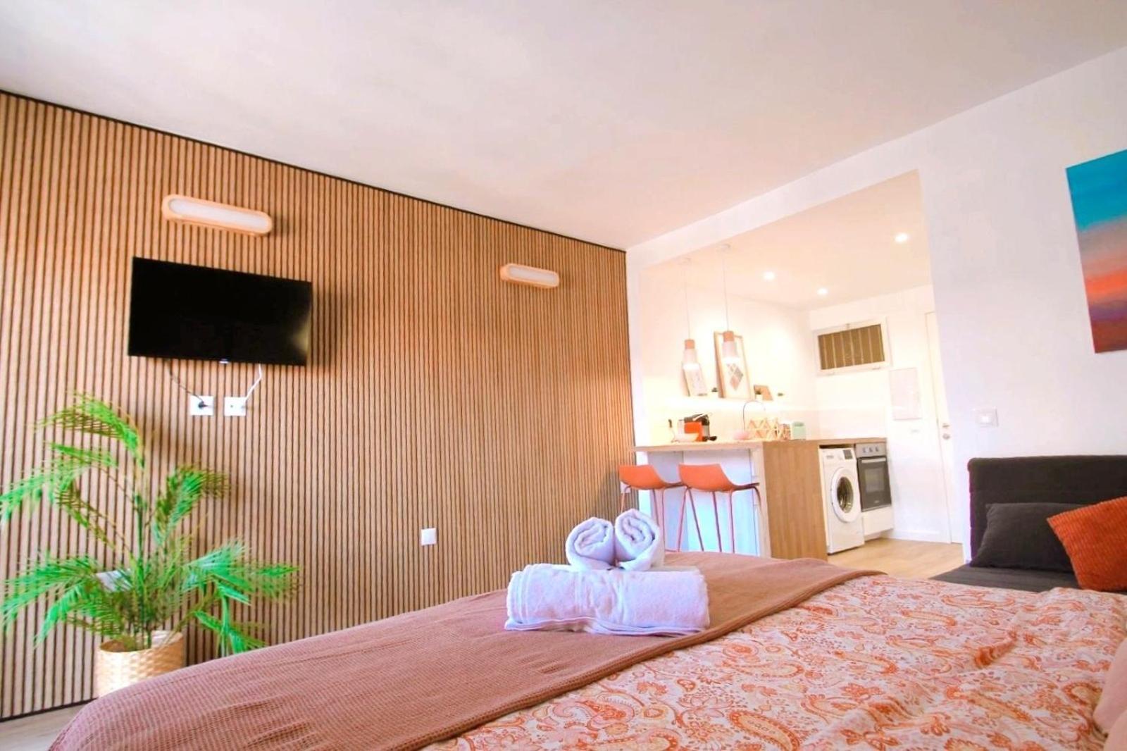 Bythewave Apartments Бенальмадена Экстерьер фото