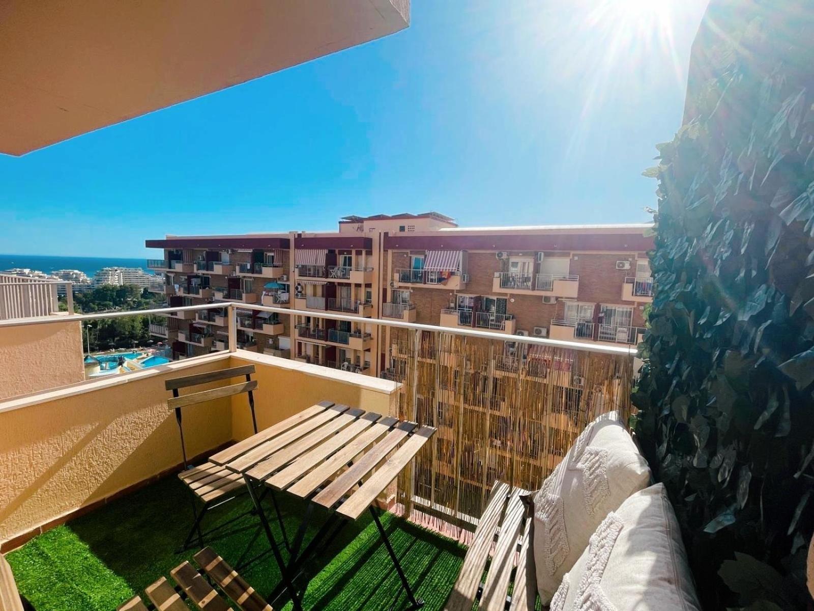 Bythewave Apartments Бенальмадена Экстерьер фото