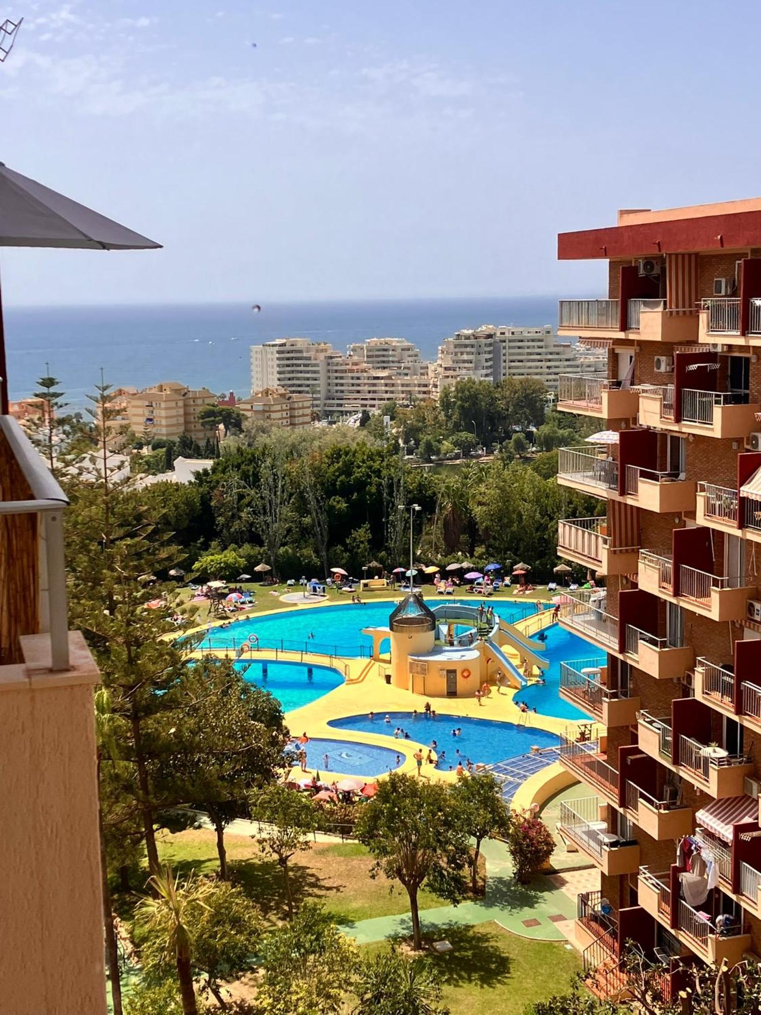 Bythewave Apartments Бенальмадена Экстерьер фото